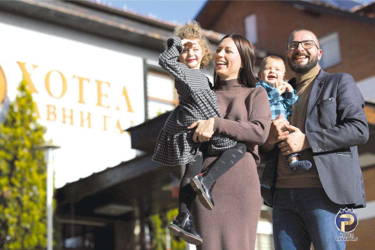 Hotel Ravni Gaj Knic Bagian luar foto