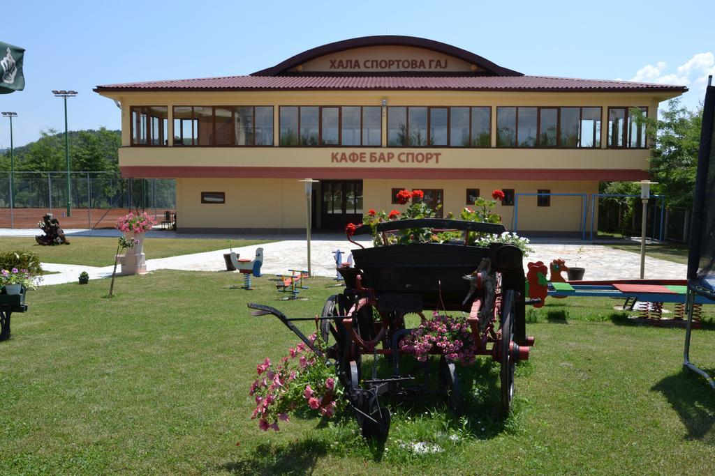 Hotel Ravni Gaj Knic Bagian luar foto