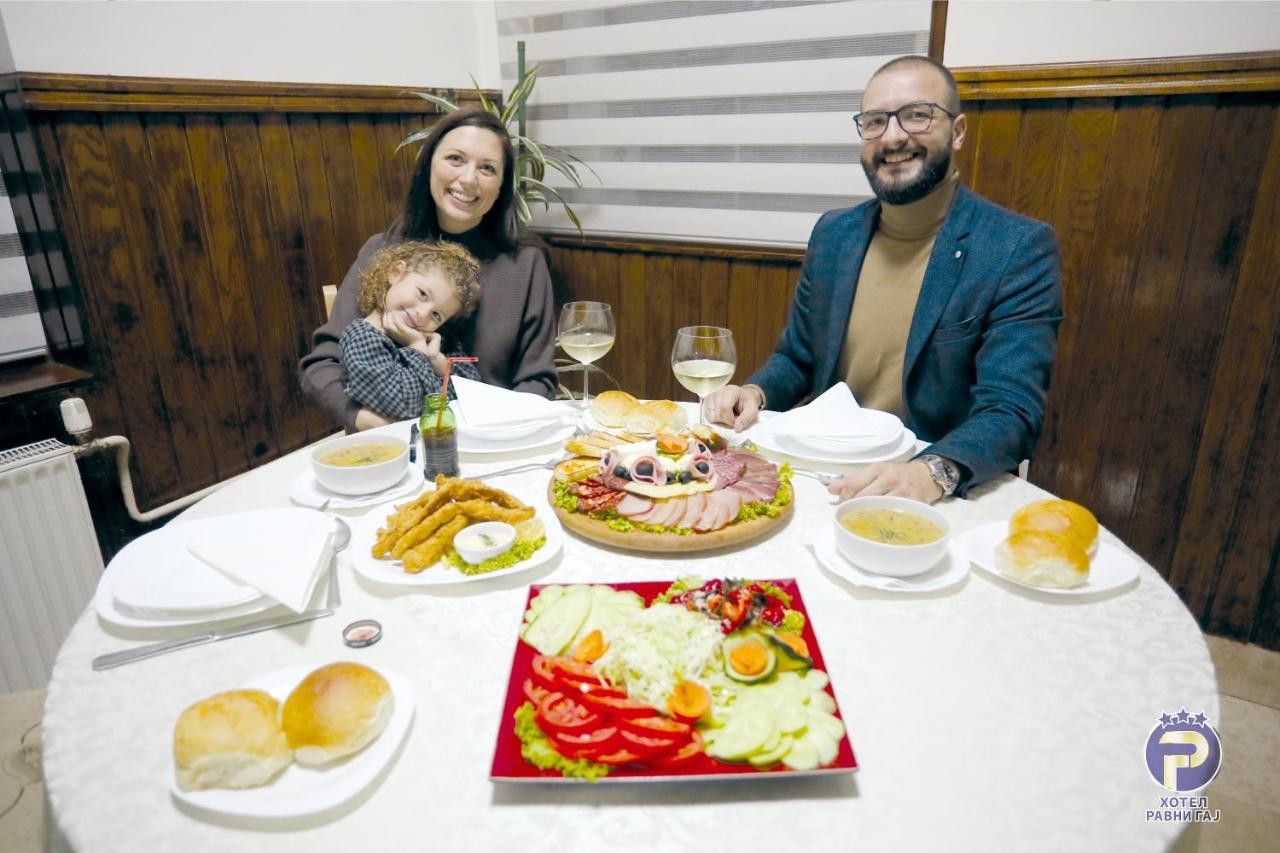 Hotel Ravni Gaj Knic Bagian luar foto