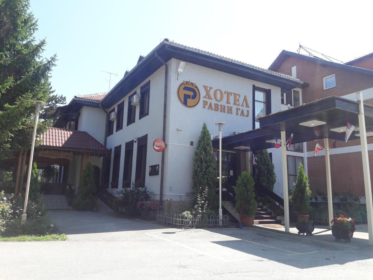 Hotel Ravni Gaj Knic Bagian luar foto