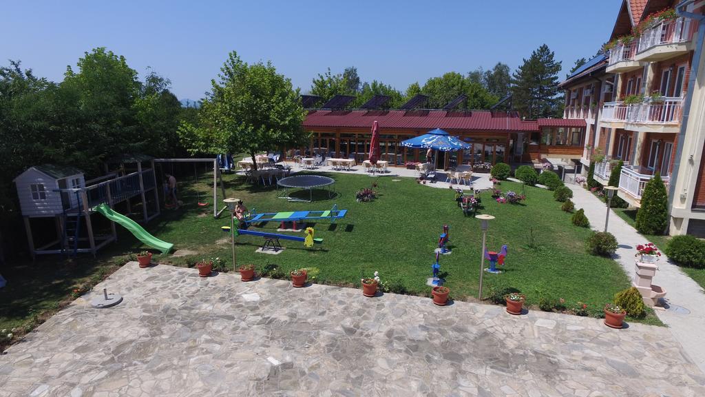 Hotel Ravni Gaj Knic Bagian luar foto