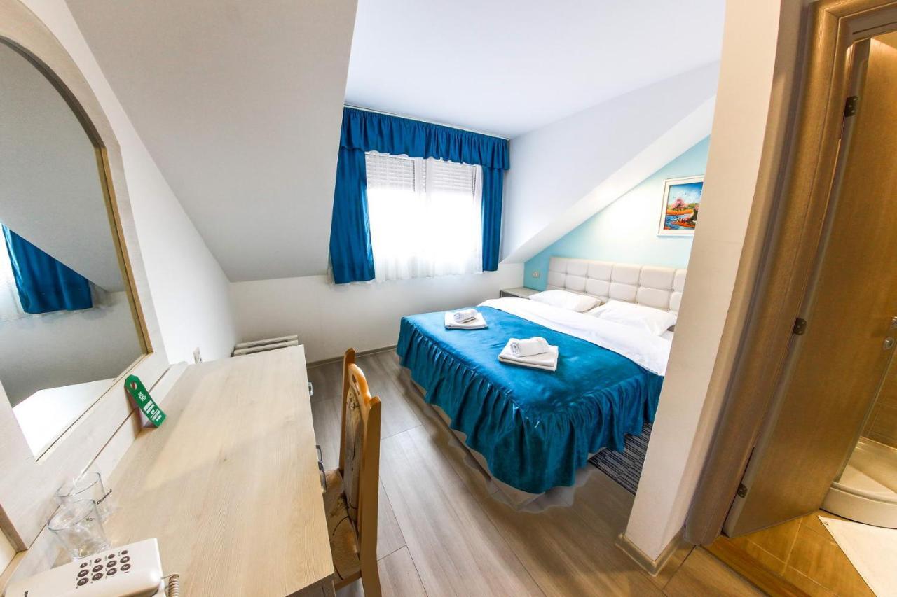 Hotel Ravni Gaj Knic Bagian luar foto
