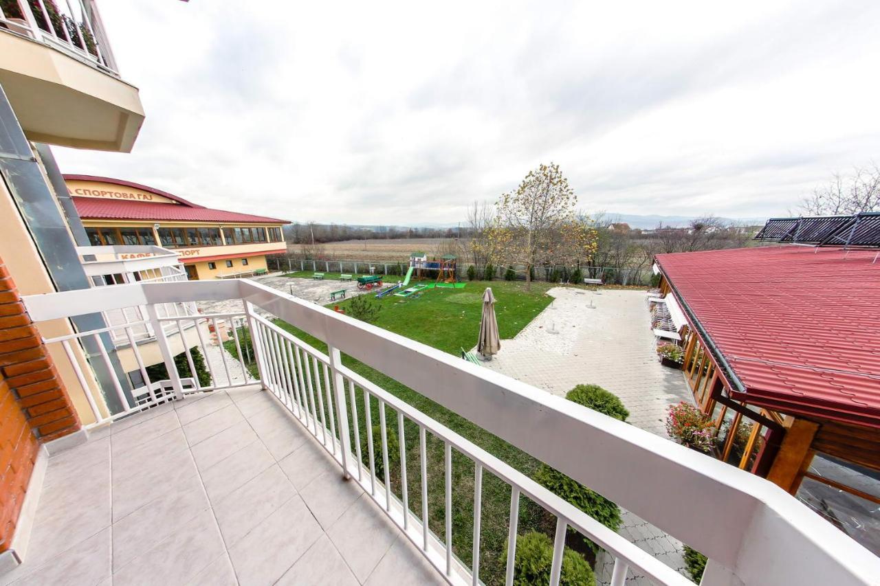 Hotel Ravni Gaj Knic Bagian luar foto